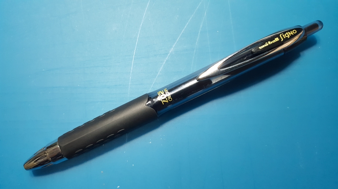 Uniball Signo 207 Gel Pen Review – Fallying High